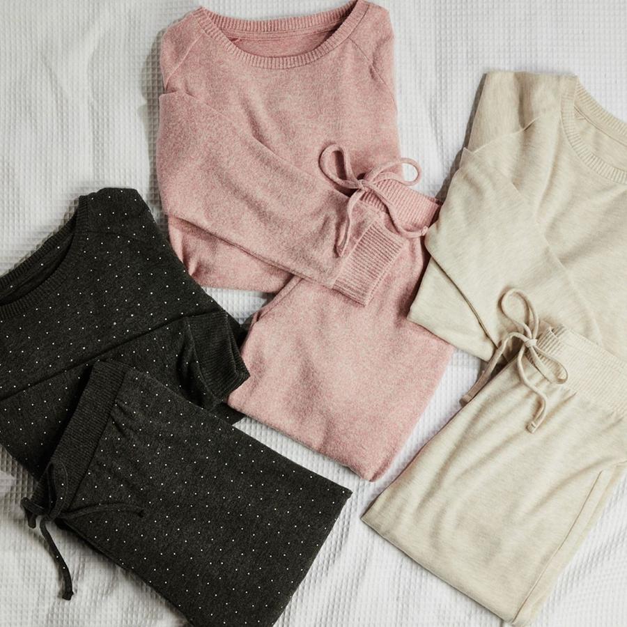 El estilo 'chandalero' se cuela en las propuestas de Primark para estar por casa este otoño, y estos conjuntos nos parecen ideales... ¡por 14 euros!