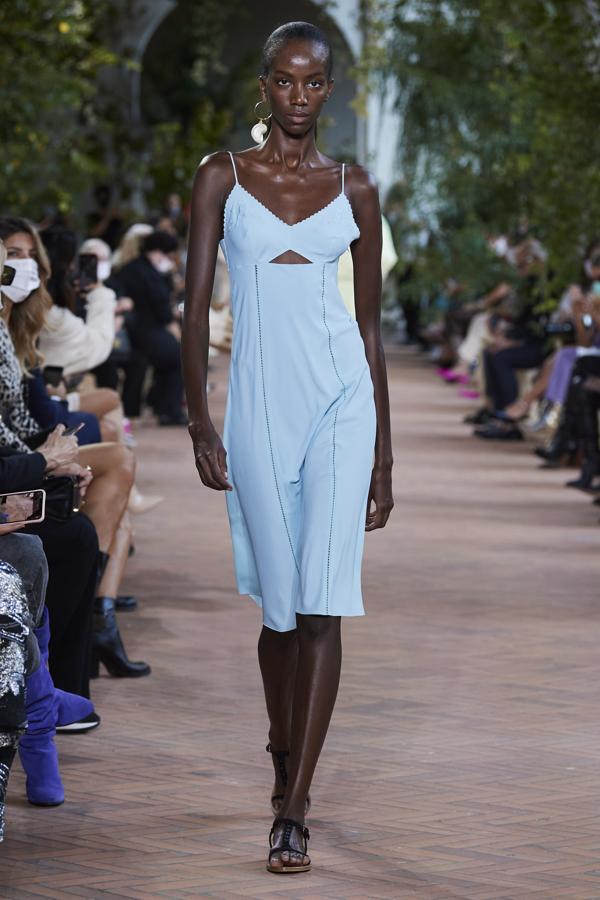 Desfile de Alberta Ferretti.