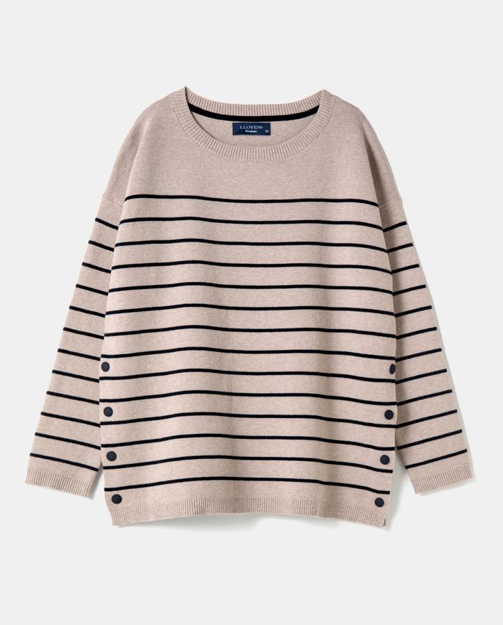 Lloyd's tiena una ocpión perfecta, en un tono tostado que pega con todo y detalle de botones en los laterales. Se vende en El Corte Inglés. Si quieres el look entero, los pantalones son de Woman Piel, los botines de Pertini, el bolso de Gloria Ortiz y las cadenas de El Corte Inglés.