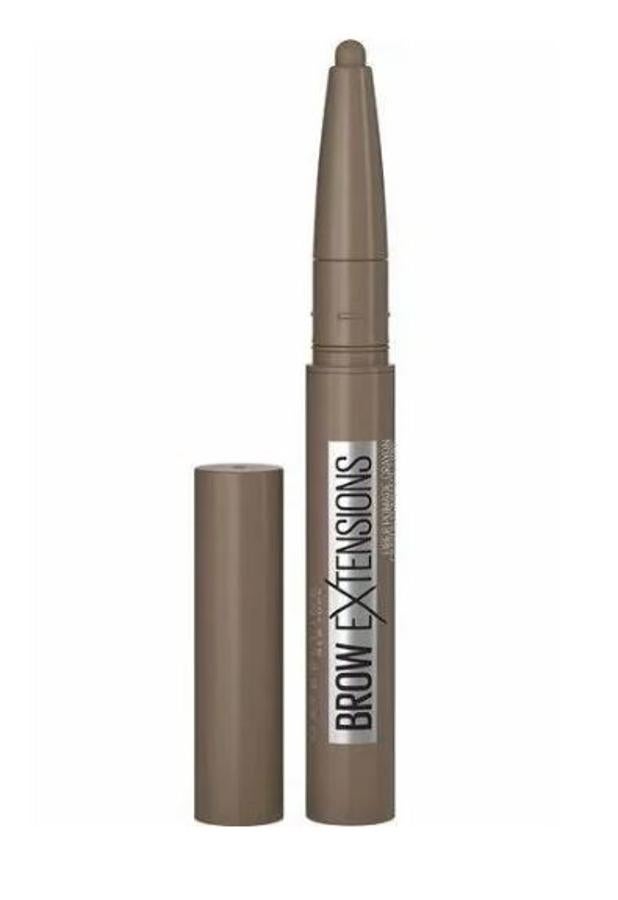 El Brow Extensions de Maybelline (8 euros) es el nuevo lápiz de cejas en stick que conseguirá unas cejas rellenas y tupidas al instante gracias a su fórmula con micro fibras que se adhieren a tus cejas para un resultado visible, espectacular y de lo más natural.