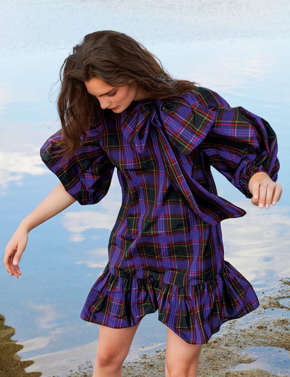 Vestido de REDValentino y pendientes de Aristocrazy.