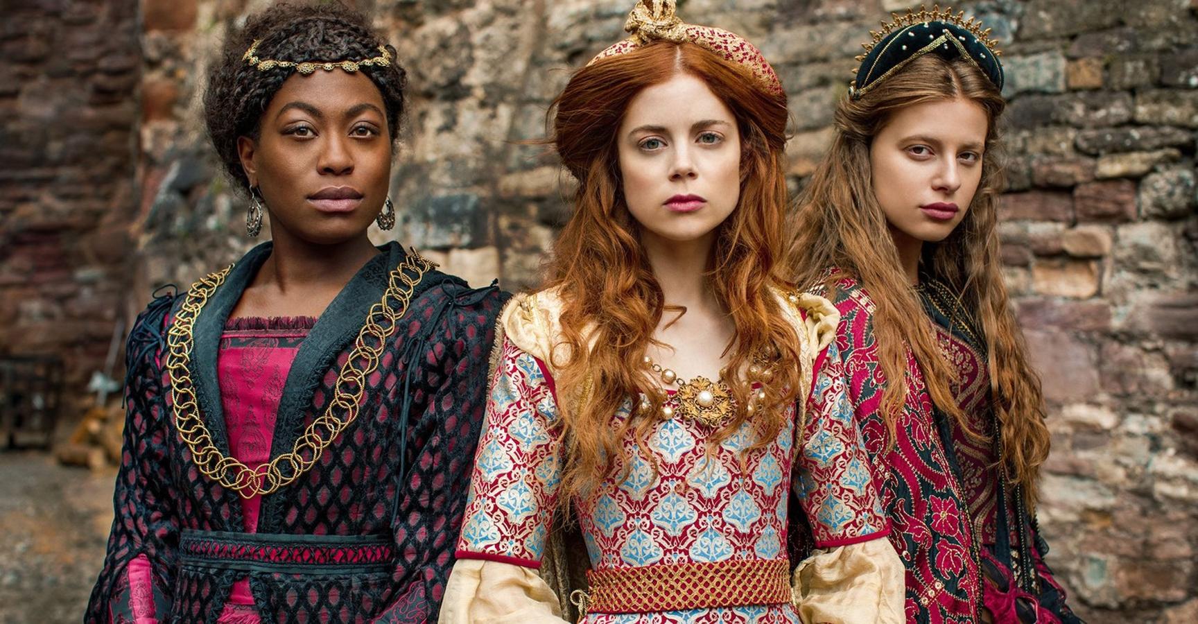 The Spanish Princess. Temporada 2. Starz Play. 12 de octubre.Nueva entrega de la adaptación libre de la biografía de Catalina de Aragón, en la que deberá afrontar su nueva vida tras la muerte de su prometido y el deseo expreso de Enrique de casarse con ella para convertirse en los reyes de Inglaterra.