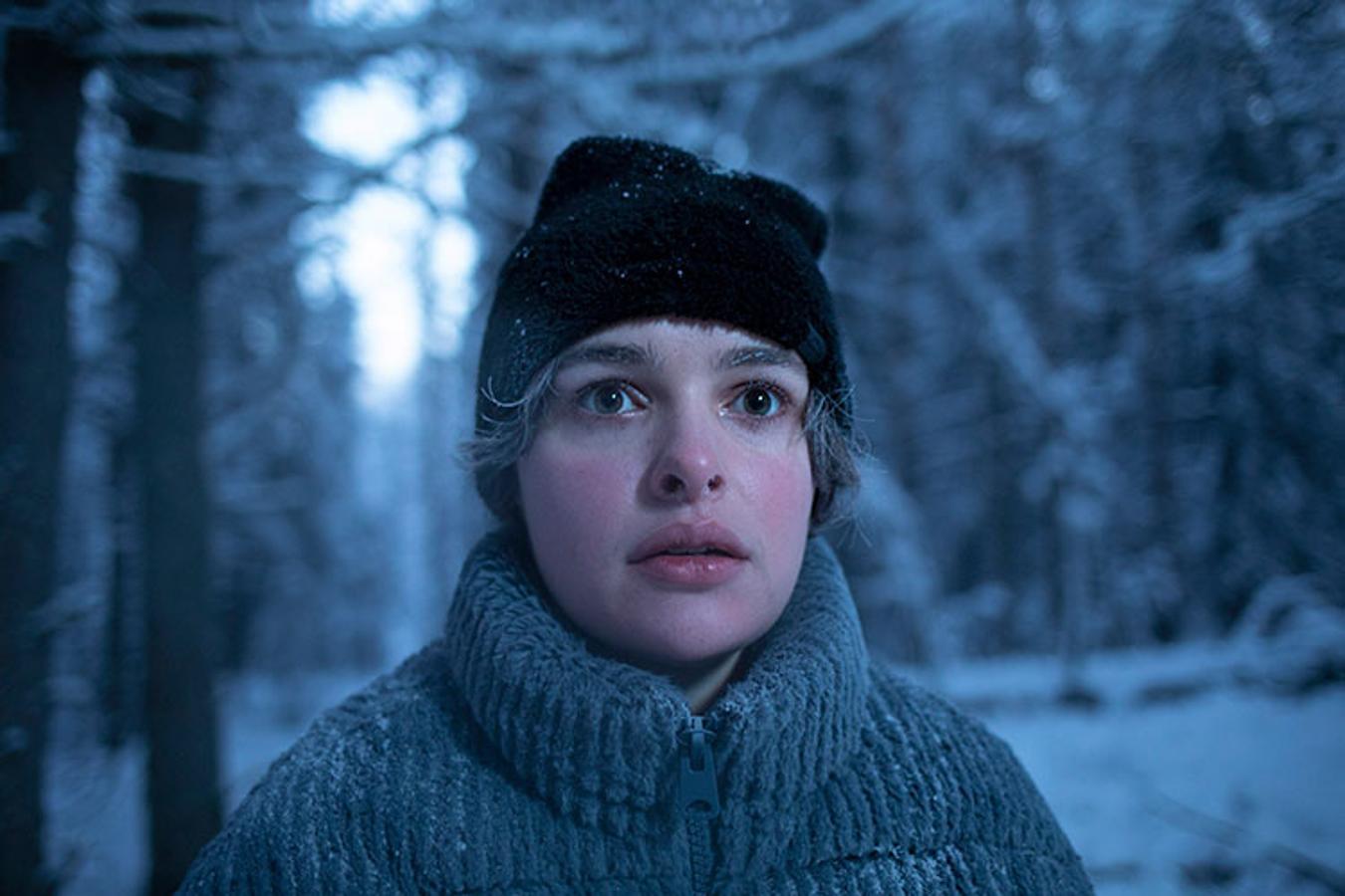 Beartown. Temporada 1. HBO. 18 de octubre.El equipo de hockey de una pequeña localidad tiene la oportunidad de ganar las semifinales nacionales por primera vez, una pesada carga que se convierte en el catalizador de un acto violento que dejará traumatizada a una joven y confuso al pueblo.