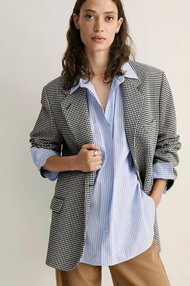 Blazer de Mango (79,99 euros).