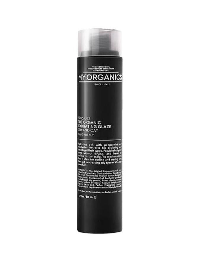My Organics da la importancia que se merece al hecho de usar productos que lo nutran en profundidad ya que el cabello rizado suele tender a ser seco y frágil. Ejemplo de ello es el gel medio-fuerte (24 euros) que da forma al pelo. Nutre el cabello y actúa sin dejar residuos en el cuero cabelludo.