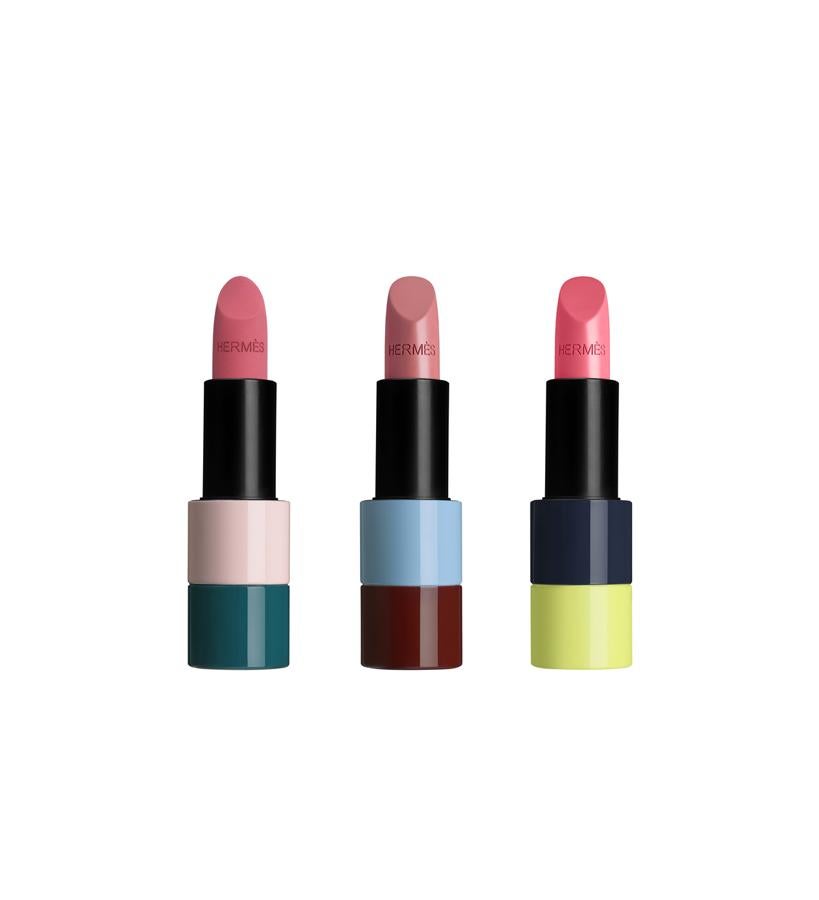 La nueva colección de edición limitada de barras de labios de la casa francesa está compuesta por tres tonos variantes del rosa: los satinados Rose Ombré y Rose Pommette y el mate Rose Nuit. Los tubos del labial son duraderos y recargables. Rouge Hermès, edición limitada otoño-invierno 2020, de Hermés (68 €/u).