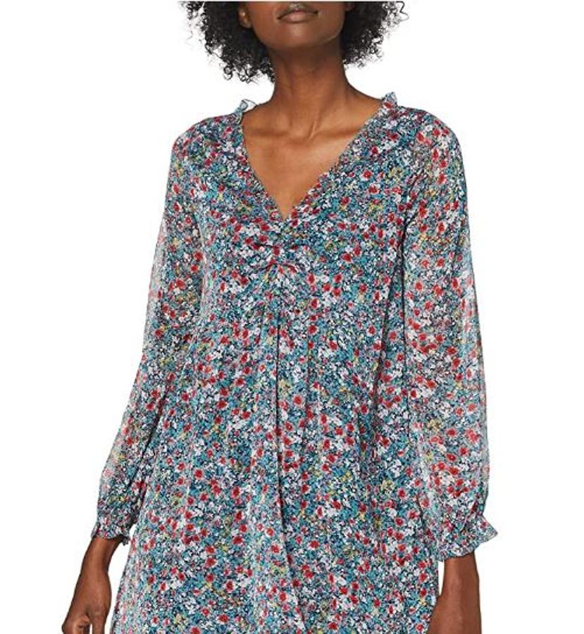 Aquí Pepe Jeans de nuevo a la carga con un precioso, fresco y alegre  vestido corto para mujer, modelo Courtney , muy casual y combinable, con pequeños volantes, manga larga y sin cierre. Es extremadamente ligero y se puede llevar tanto con pantalones largos como con shorts, de forma que será una opción tanto en los meses de calor como en el entretiempo. Está rebajado en Amazon al 51%, por lo que se te queda en 35,91 euros.