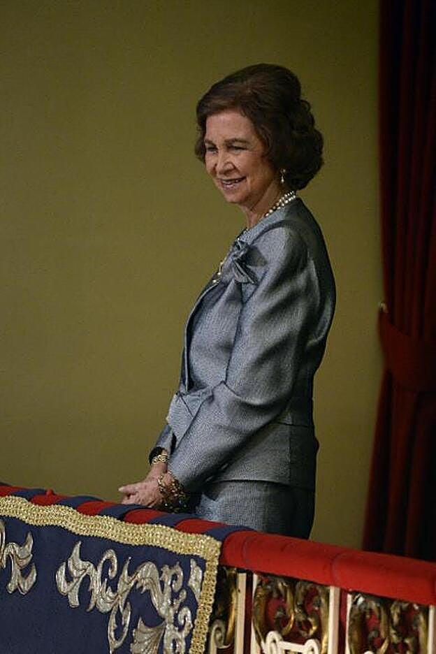 La Reina Sofía, en el palco de honor del Teatro Campoamor de Oviedo durante los Premios Princesa de Asturias de 2018.