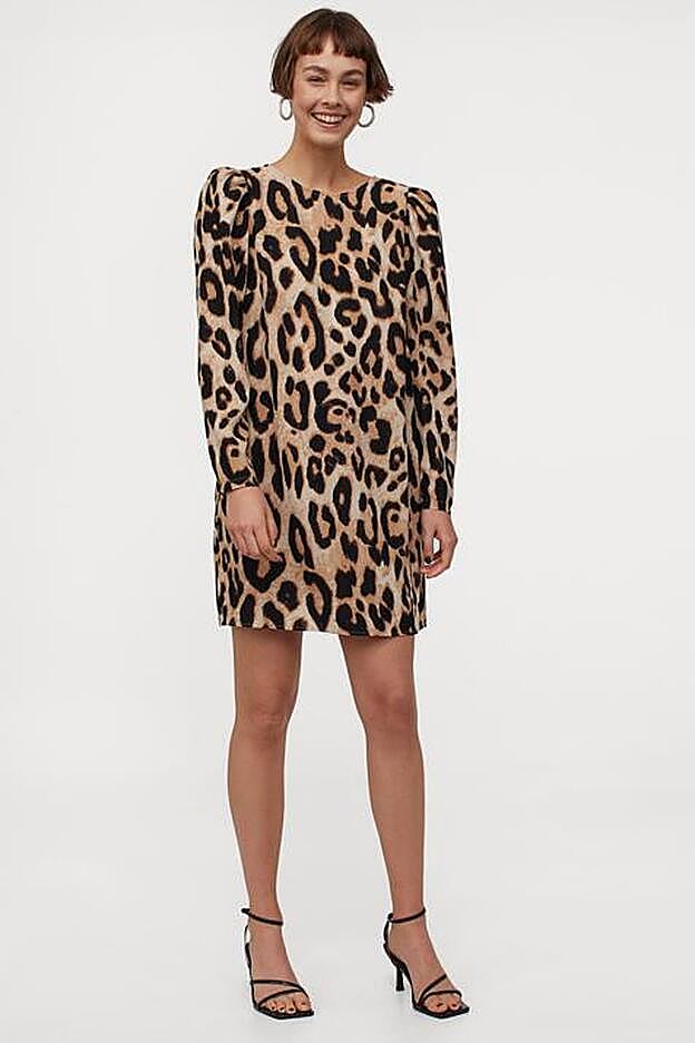Este es el vetsiod de leopardo que lleva Marta Carriedo. Es de H&M y cuesta 19,99 euros.