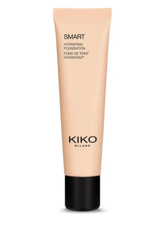 La Smart Hydrating Foundation de Kiko (7,99 euros) es una base de maquillaje hidratante y uniformadora con efecto segunda piel, que perfecciona la tez. Tiene una textura hidratante de cobertura media fácilmente modulable garantiza un acabado satinado y natural de larga duración, para una piel impecable.