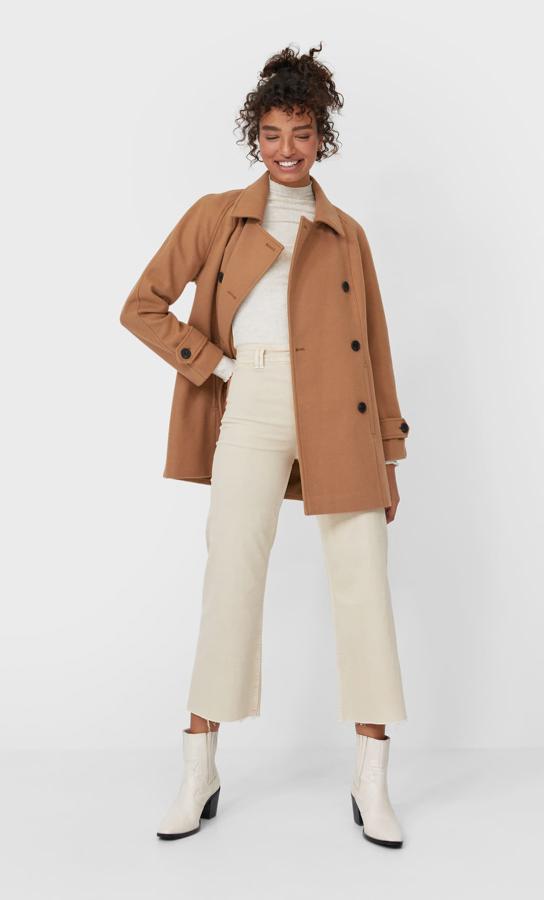 Otra de las propuestas de Stradivarius son estos pantalones culotte de tiro ancho y cinco bolsillos con detalle de pernera ancha y bajos deshilachados. Podemos encontrarlo en la talla 32 y entre la 36 y la 42 por 25,99 euros.