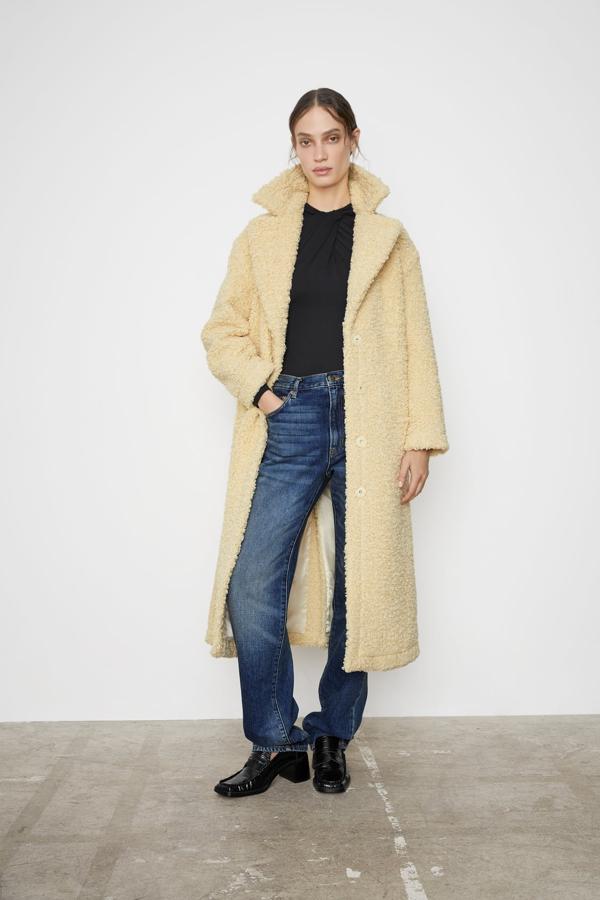 Abrigo largo recto, de Zara 89,95 €).