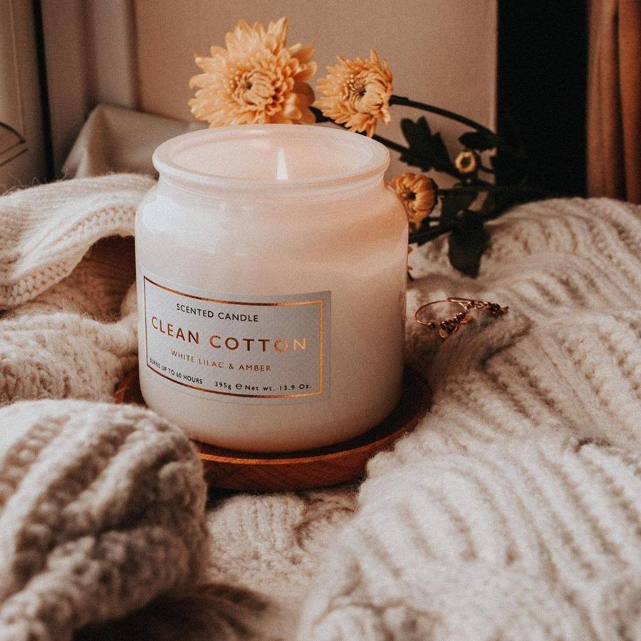 Si aún no habéis probado la colección de velas de Primark Home, estáis tardando. Su precio es de 5 euros, y harán que tu casa huela a hogar.