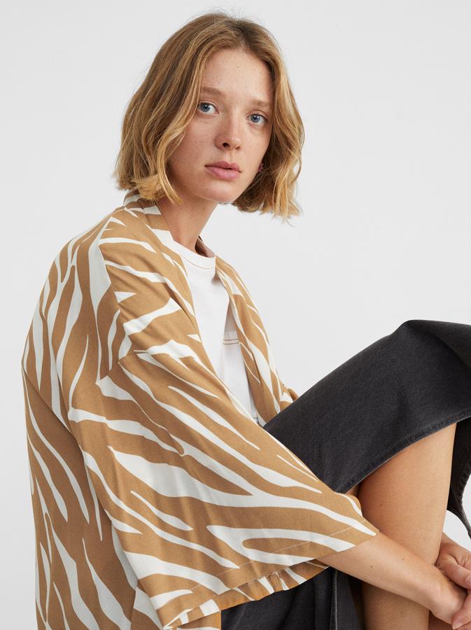 Kimono estampado de Parfois, (9,99 euros).