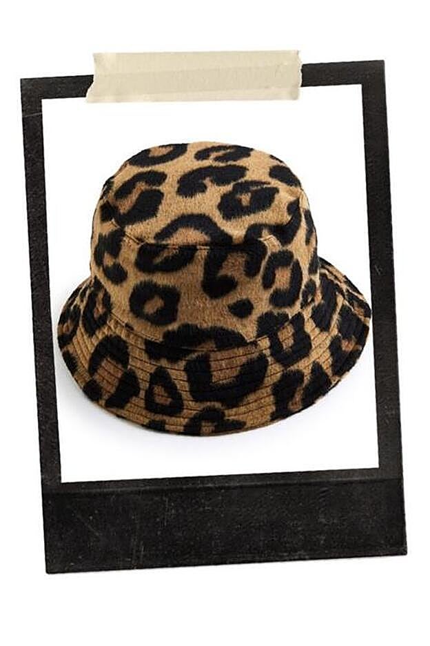 Gorro de pescador con estampado de leopardo de Primark.