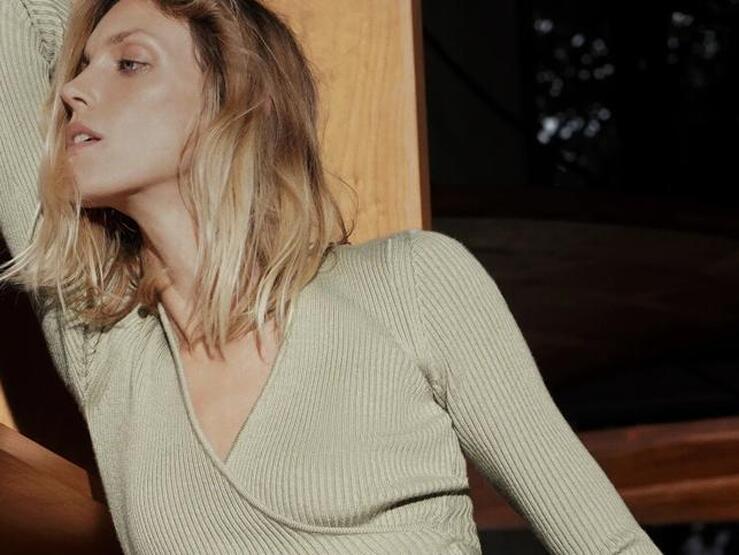 Fotos: Chaquetas cruzadas de bailarina: vuelve la tendencia que estiliza y hace la cintura más delgada