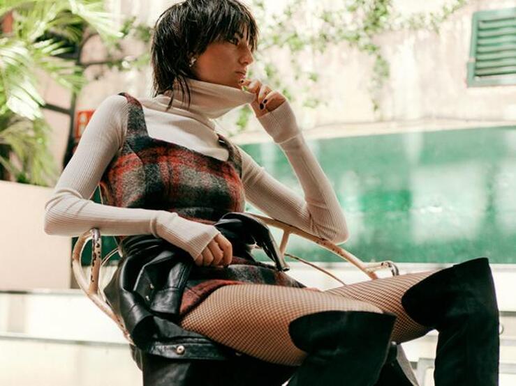 Fotos: Efecto piel, cuadros y tachuelas: se lleva la tendencia años 70