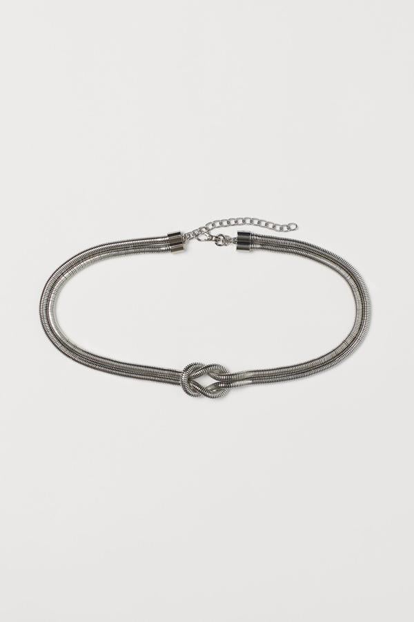 Fotos: Prendas joya: cuellos, tops, cinturones y arneses para cuando te apetece apostar por lo extra en tus looks de otoño