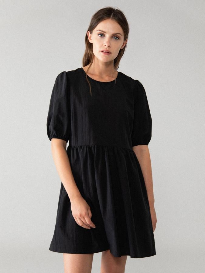 Mini vestido negro de Lefties, (11,19 euros).