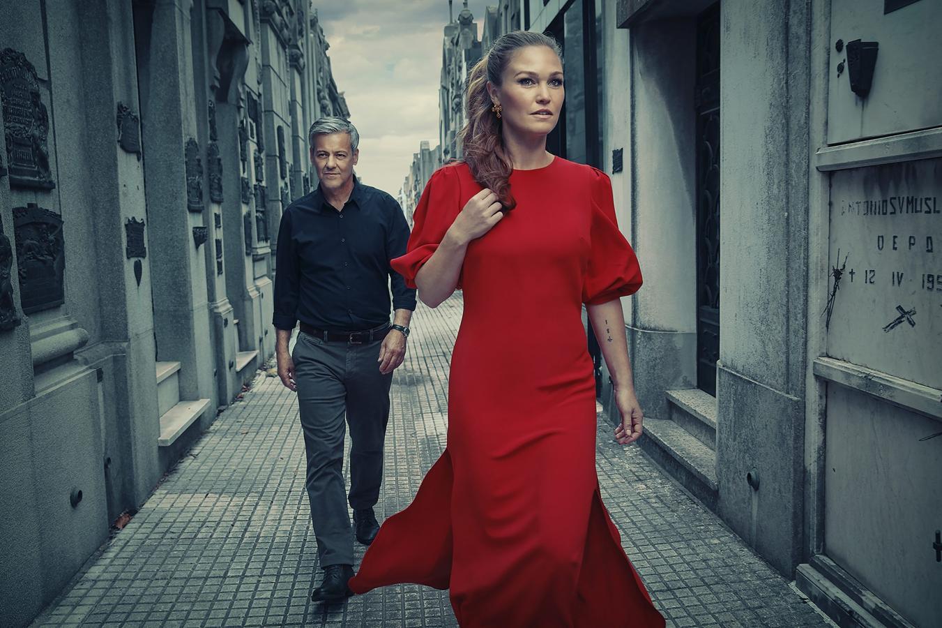 Riviera. Temporada 3. Movistar. 27 de noviembre.Georgina Clios es ahora Georgina Raylan, una nueva identidad con la que tratará de recuperar las obras de arte robadas que le apasionan y marcan su vida. Con Julia Stiles como protagonista, la acción de la serie se traslada de la Riviera francesa que le da nombre a los canales de Venecia y las calles de Buenos Aires.