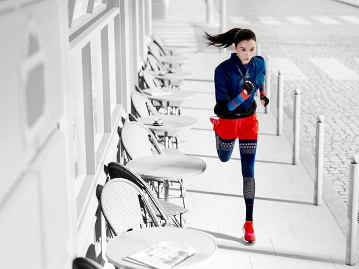 Fotos: Bershka y Pull & Bear tienen las prendas reflectantes que necesitas ya en tu armario para entrenar segura y con estilo este invierno