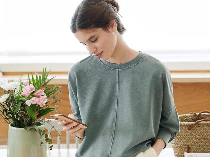 Fotos: 7 cremas hidratantes que actúan contra el envejecimiento que provoca la luz azul que emiten las pantallas