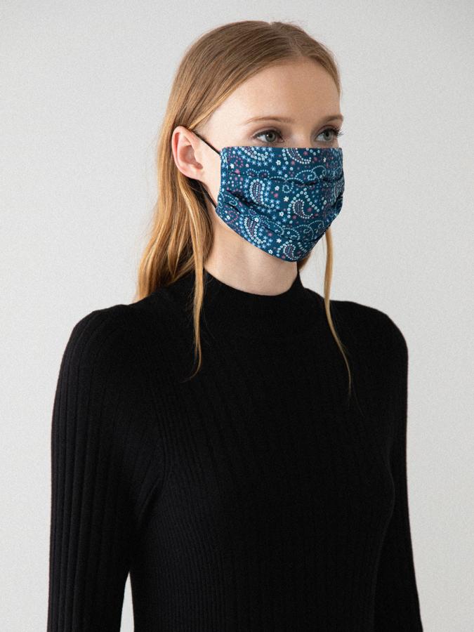 Por supuesto, en esta selección no podían faltar las mascarillas, que se han convertido en complementos de moda. En Lefties las tienen en packs de dos por 4.99 euros, pero antes de comprarlas, te reomendamos leer las especificaciones...