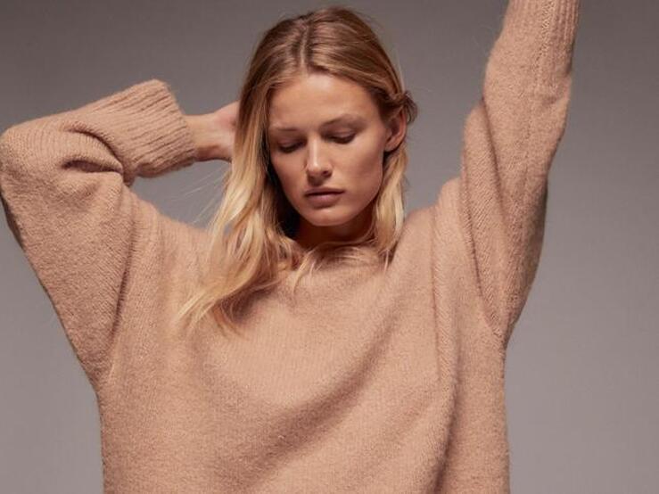 Fotos: Zara tiene los 15 vestidos de punto más cómodos, calentitos y combinables de la temporada