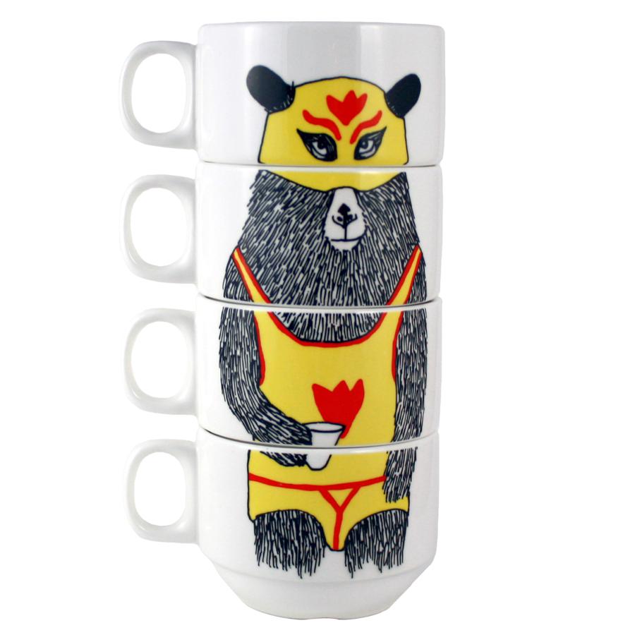 Juego de cuatro tazas con imagen de oso luchador serigrafiada (47,38 euros) en redcandy.co.uk.