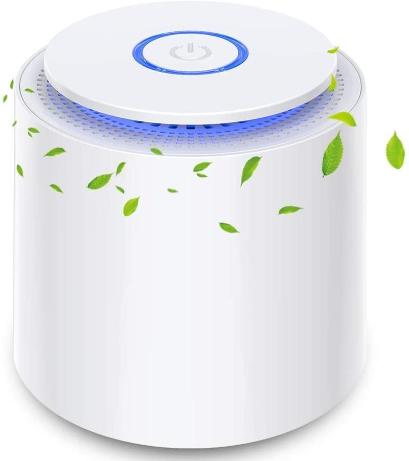 Este  purificador de aire portátil con filtro HEPA eficiente  es pequeño y portátil, se conecta con USB, tiene luz noctura, función de aromaterapia y es capaz de eliminar polvo, humo, olores y hasta la caspa de las mascotas. Está rebajado a 23.99 euros en el Black Friday de Amazon.