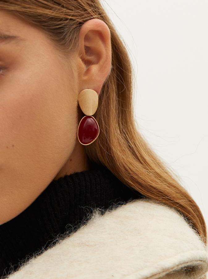 Fotos: Con mascarilla o en videollamadas: los pendientes son el accesorio del invierno y estos 10 son bonitos, versátiles y low cost