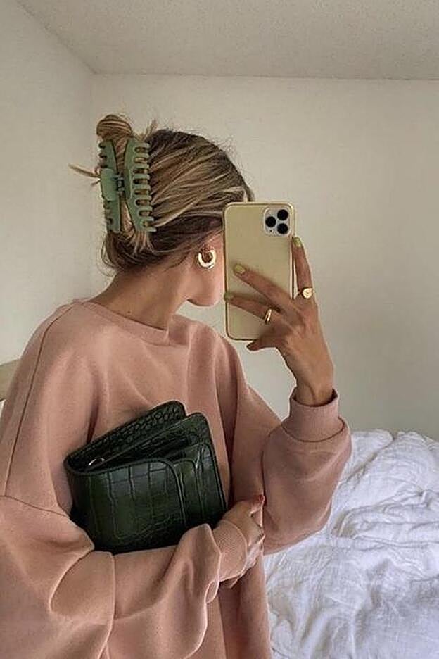 La pinza para el pelo es ideal para crear moños y otros recogidos fáciles en 5 minutos.