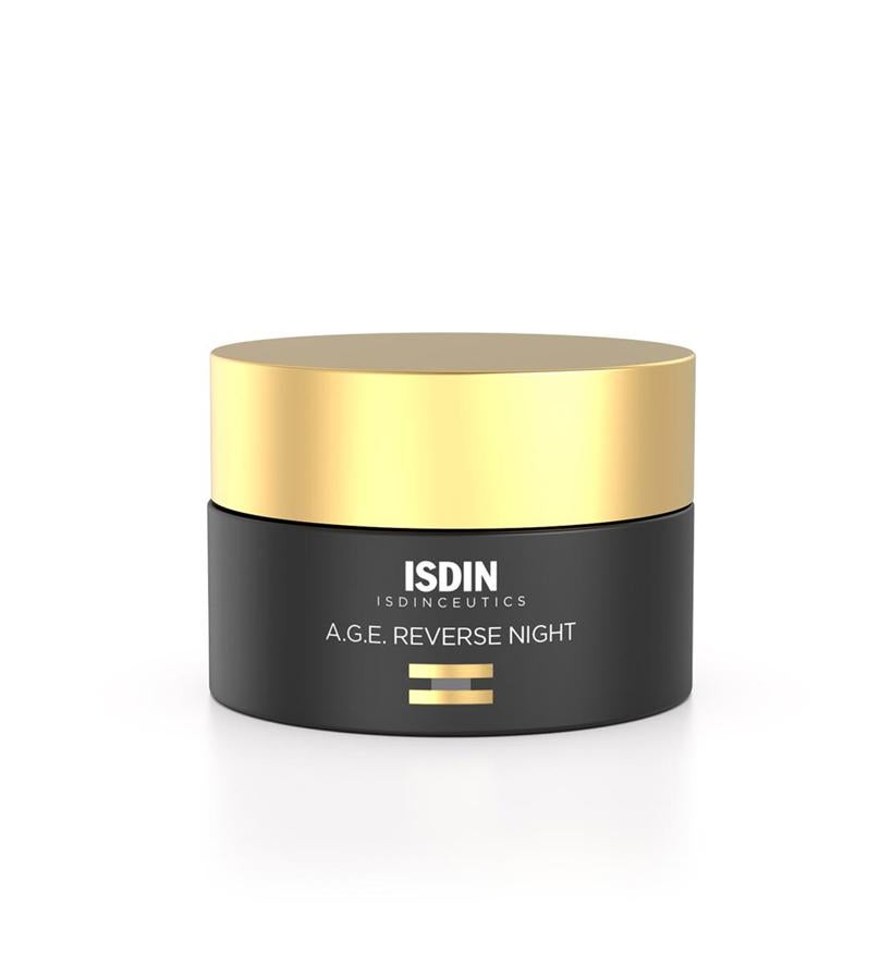 A.G.E. Reverse Night de ISDIN es una crema facial de noche formulada con melatonina, que estimula las defensas antioxidantes de la piel para combatir las agresiones recibidas durante el día. Además, ayuda a revertir los signos del fotoenvejecimiento, como arrugas y pérdida de firmeza, gracias a su contenido en carnosina.