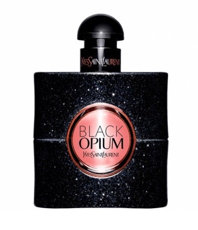 Uno de los más vendidos: perfume Black Opium de Yves Saint Laurent. Para las más atrevidas, flores blancas y los granos de café con un fondo de vainilla, pachuli y cedro que perdura sobre la piel. Antes: 94,95 euros.  Ahora: 50,95 euros/50ml .