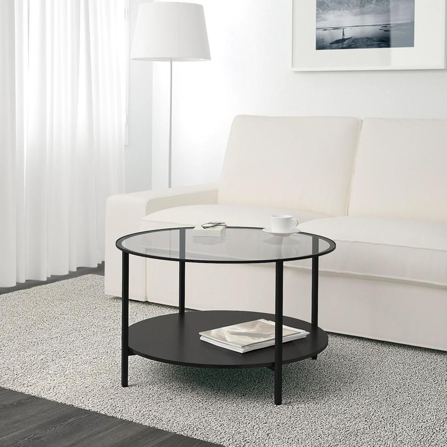 En color negro-marrón y vidrio templado, esta mesa de centro de 75 centímetros está también disponible en blanco. Tiene un precio de 40 euros.