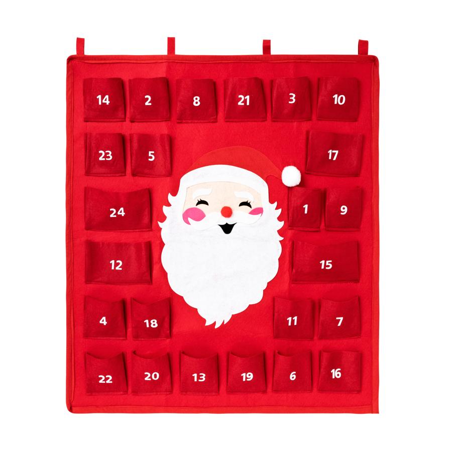 Flying Tiger nos propone este calendario de Adviento en fieltro rojo para que tú elijas que sorpresas y regalos meter en cada uno de los bolsillos. Precio: 12 euros.