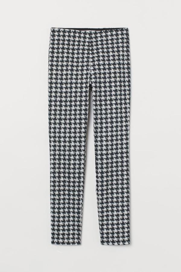 Pantalones rectos de cintura baja, de H&M (14,99 €).