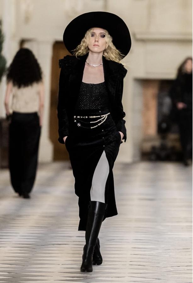 Fotos: El desfile Métiers d&#039;art 2020/21 de Chanel ha sido el homenaje que nos merecemos las mujeres