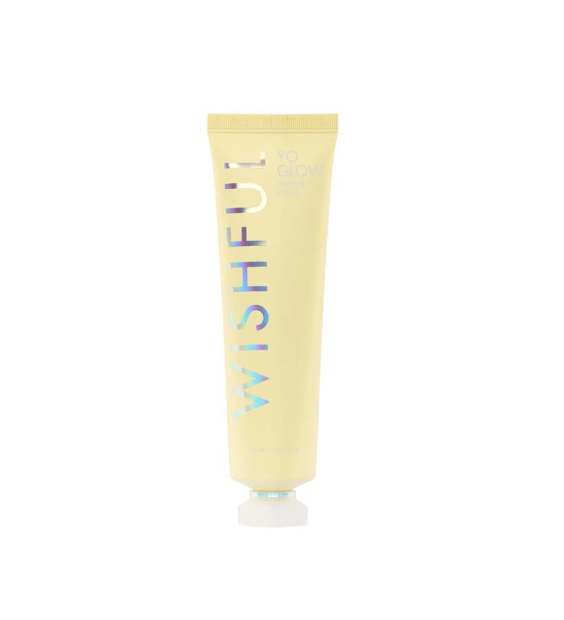 Suave pero potente, combina enzimas de piña y papaya, BHA y AHA, que dejan la piel con un brillo saludable. Su fórmula suave y su textura cremosa eliminan suavemente las células muertas de la piel y las impurezas, otorgando luminosidad de manera inmediata.  Yo Glow Enzyme de Wishful  (38,99 €).