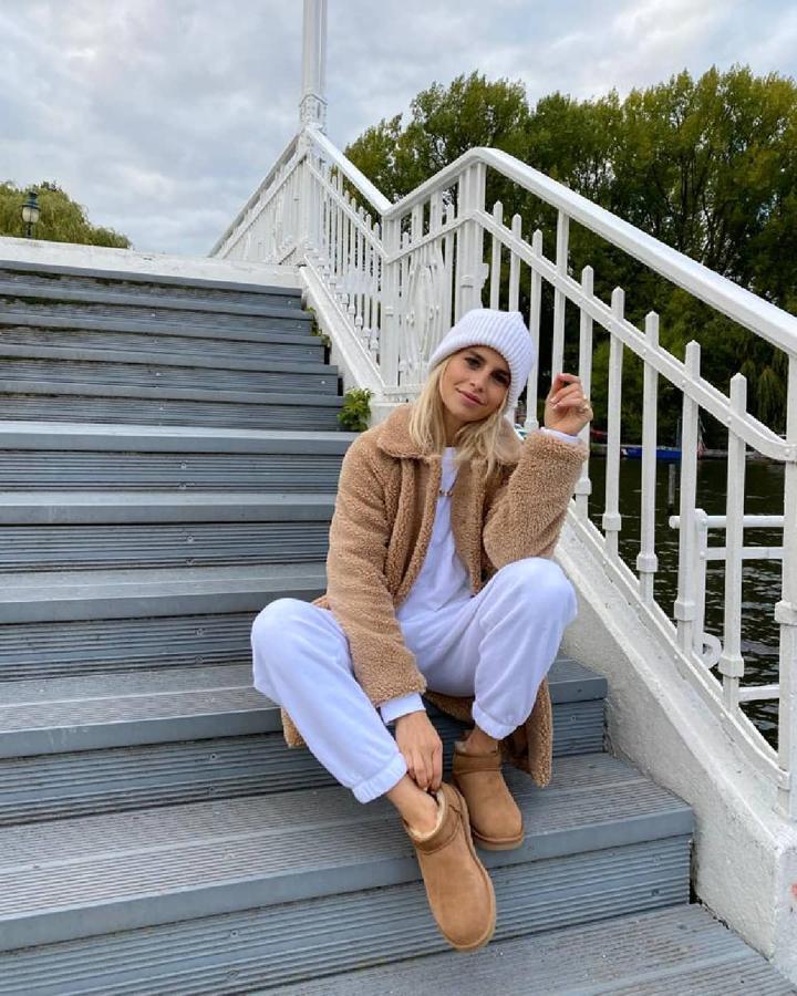 8. Las botas y zapatillas de andar por casa de UGG.