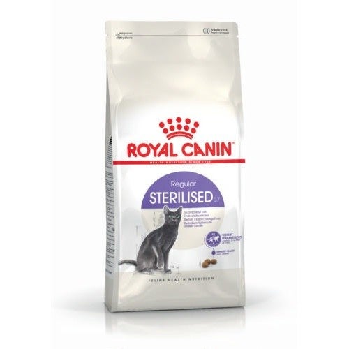 Terminamos con un  pienso especial para gatos adultos esterilizados  de la prestigiosa marca Royal Canin, con proteínas de ave, fibras naturales, vitamina A y L-carnitina, pensado sobre todo para mantener un peso ideal y una masa muscular saludable tras la castración. La tendencia habitual de nuestros amigos felinos tras ser sometidos a este proceso es engordar varios kilos, por lo que es fundamental vigilar escrupulosamente su dieta para adaptarla a sus nuevas necesidades. Este pienso de Royal Canin está enfocado a gatos de 1 a 7 años, con una cantidad diaria recomendada de 46 gramos para pesos iguales o inferiores a los 3 kilos.La bolsa de 2 kilos te sale ahora a 16,99 euros en Tiendanimal.