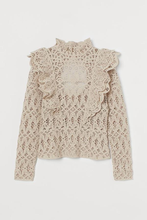 Blusa de encaje, de H&M (49,99 €).