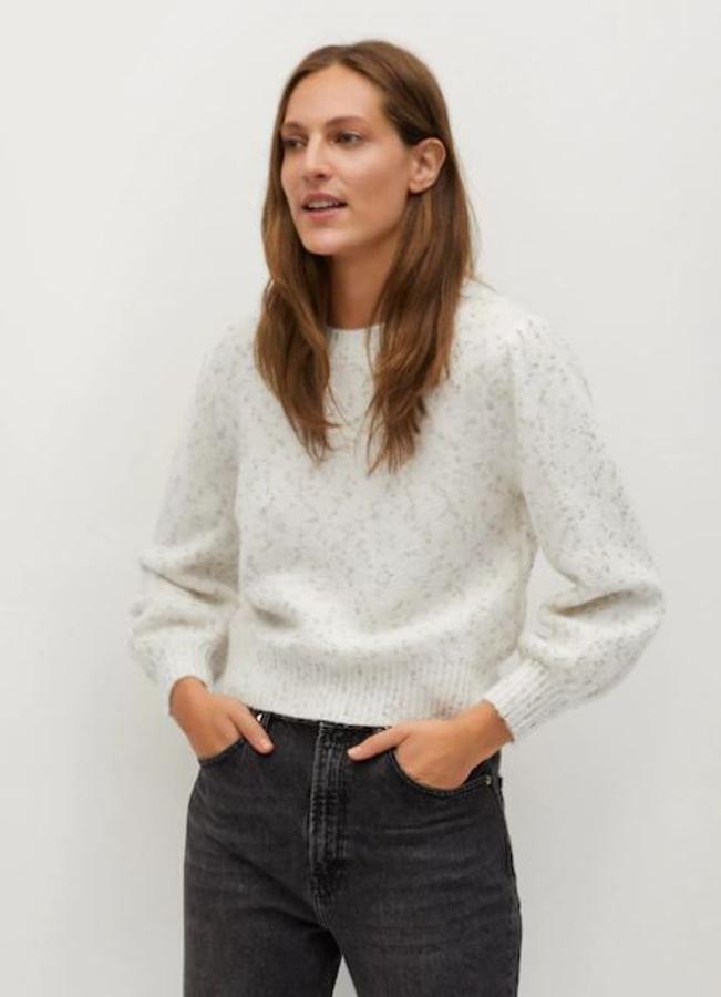 Jersey blanco corto con lentejuelas, de Mango (29,99 euros).