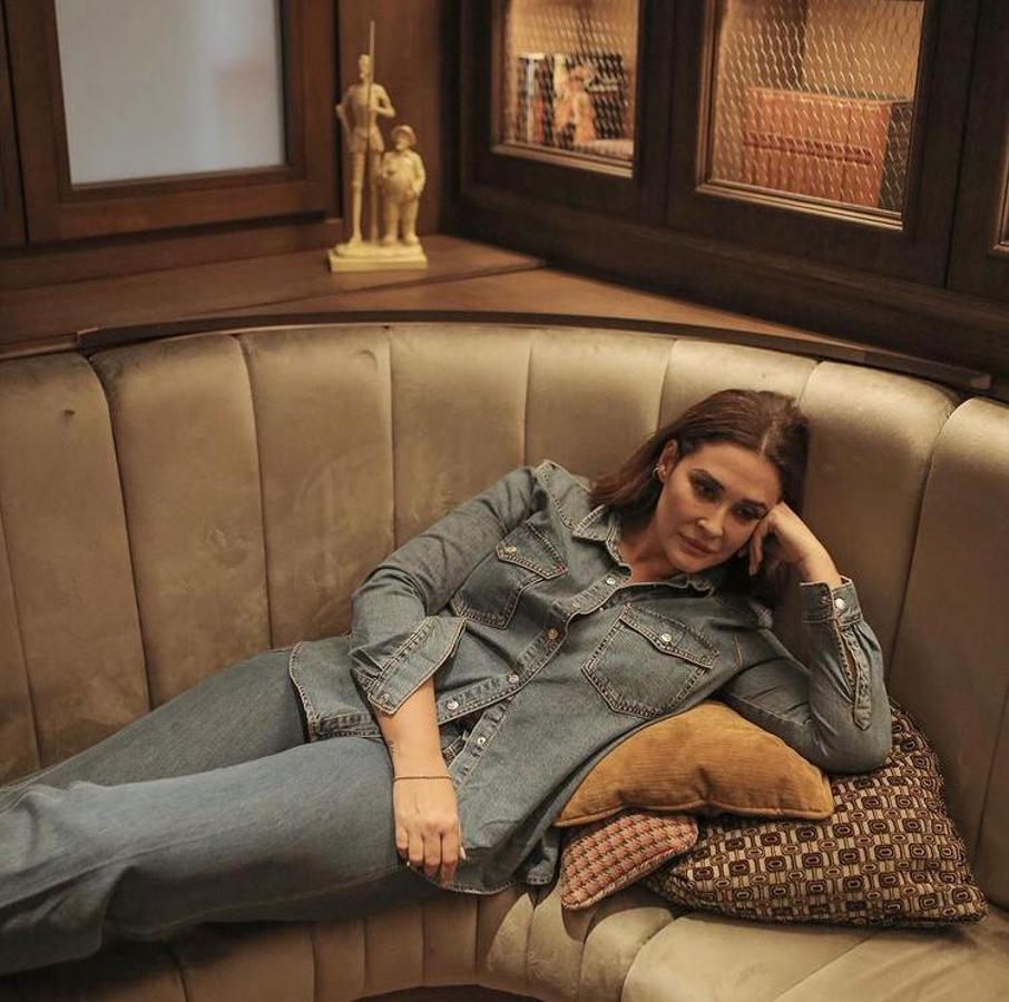 Vicky Martín Berrocal apostó todo al denim y ganó. Un look súper fácil y que pega con todo protagonizado por esta  camisa vaquera de Zara . ¡Nos encanta!