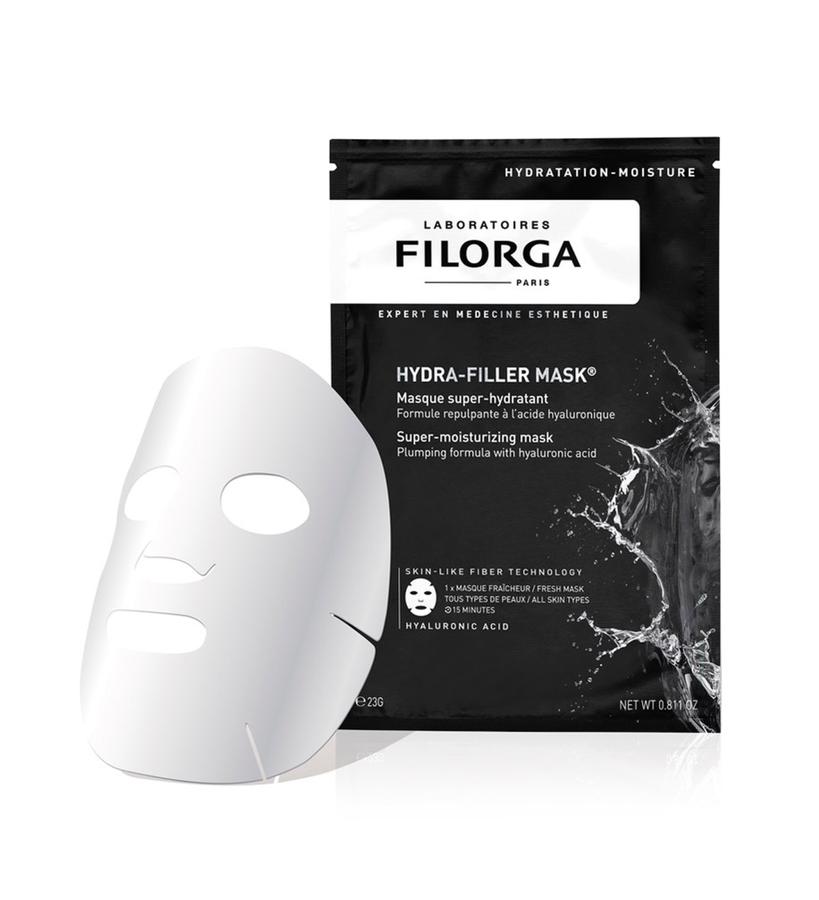 Esta máscara impregnada de ácido hialurónico, factores naturales de hidratación, vitaminas, oligoelementos y aloe vera proporciona una hidratación intensa y única;. Rellena arrugas y proporcionar una mejora inmediata en la densidad de la piel. Hydra Filler Mask de Filorga (9,90 €).