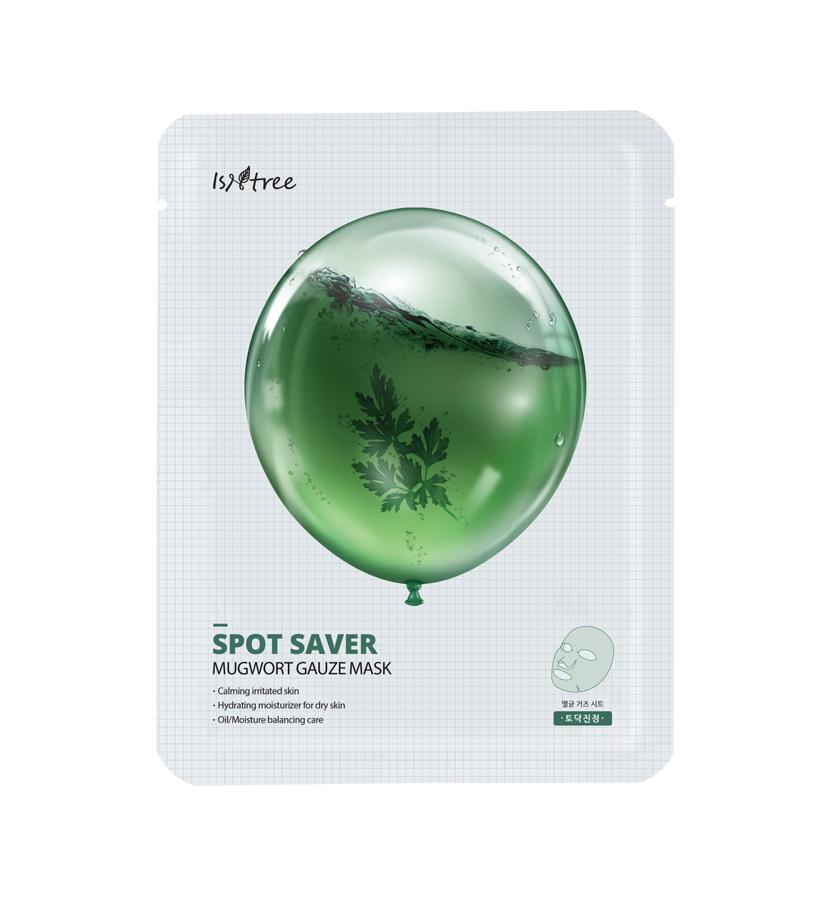 Fabricada con un tejido de gasa de algodón (tradicionalmente utilizado para proteger y cubrir heridas) con ingredientes como artemisa y ácido hialurónico que, además de hidratar y aportar luminosidad, posee propiedades calmantes, antisépticas, antibacterianas y antiinflamatorias. Ideal para pieles sensibles o con acné. Spot Saver Mugwort Gauze Mask de Isntree (3,95€, en Koss).