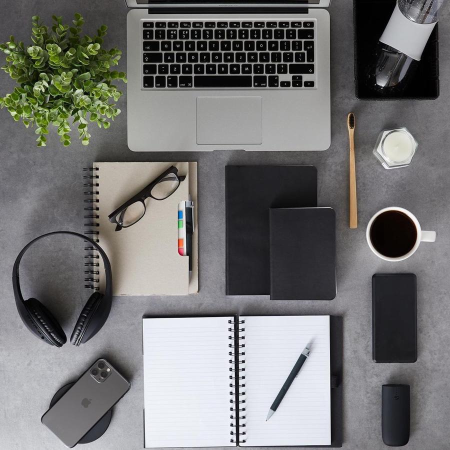 Otra de las cosas que seguiremos haciendo en 2021 será teletrabajar. Por eso, nos encantan los complementos para nuestra mesa de oficia que hay en Primark Home y que cuestan a partir de 4.50 euros.