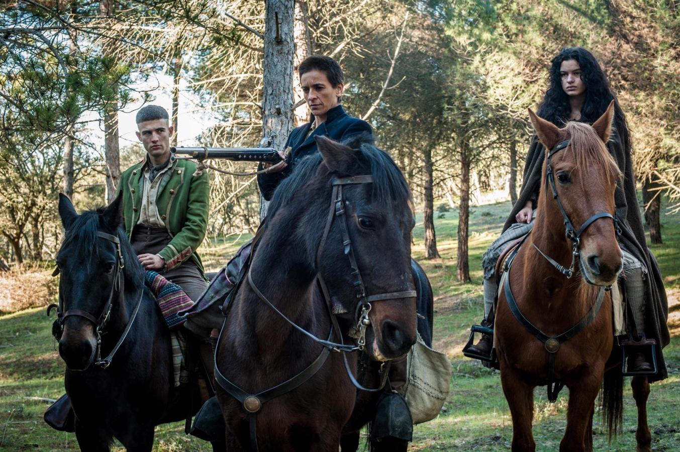 Enrique Urbizu dirige Libertad, una serie de bandoleros que protagoniza una mujer (encarnada por Bebe) que sale de prisión tras 17 años de encierro, otros tantos de indulto en el último momento del garrote vil y un hijo de cinco años que no conoce más que la cárcel.