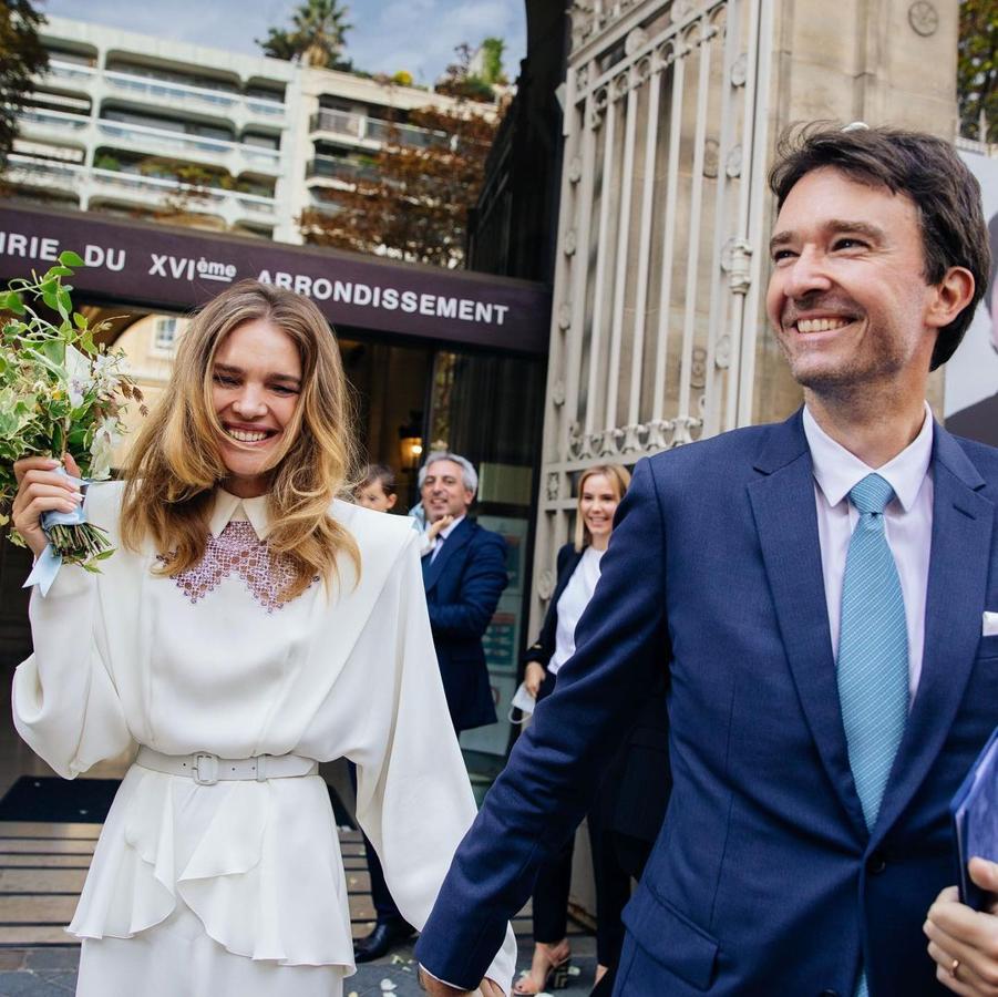 La modelo Natalia Vodianova revolucionaba las redes después de anunciar que se había casado con Antoine Arnault. Y todo gracias a un dos piezas blanco confeccionado en un tejido vaporoso que acumuló miles y miles de likes.