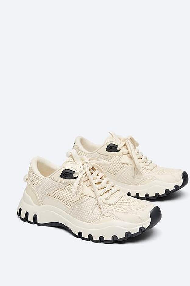 Esta zapatilla combina el algodón con la piel y resultan de lo más cómodas.